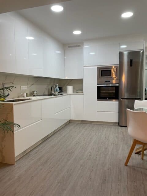 Eiroa-Cocina-Focos-Minimalistas